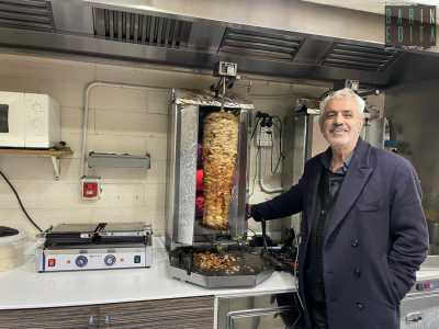 �L�esercizio in origine si trovava quasi ad angolo con l�extramurale Capruzzi - esordisce il 63enne proprietario Ibrahim D�zdemir, un signore alto con i capelli brizzolati -, dopo tre anni per� scelsi di spostarlo qui, a un isolato di distanza�